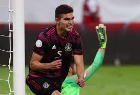 El defensor de 22 años, que ha formado parte del proceso de la selección mexicana que participará en los juegos olímpicos de tokio , renovó por un par de años más su contrato con los pumas , equipo al que arribó para el clausura 2020. Las Razones Por Las Que Johan Vasquez Deberia Salir De Pumas Lo Mas Pronto Posible Infobae