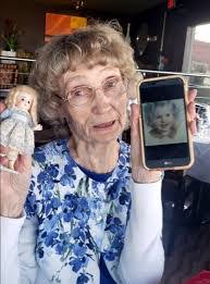 Allison Weems's Instagram, Twitter & Facebook