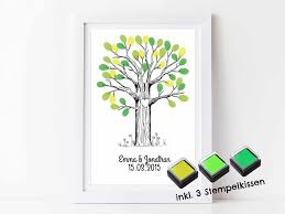 Eine hochzeit fingerabdruck gästebuch, das speziell für sie angefertigt ist. Fingerabdruck Gastebuch Baum Fur Deine Hochzeit Personalisierter Baum Mit Stempelkissen Individuell Gastebaum Motiv Baum Mittel Schwarzweiss Papierdrachen