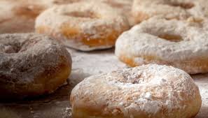 La pasta frolla è una delle basi fondamentali per realizzare i dolci più classici della pasticceria: Margherite Di Stresa Biscotti Tipici Nostrani Alla Pasta Frolla Con Tuorlo Sodo