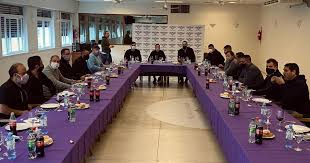 Political and union leader of buenosairean peronism. They Discovered Bottles Of Wine Hidden In A Photo Of Facundo Moyano With Trade Unionists And It Went Viral Pledge Times