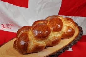 La Tresse Suisse Au Beurre Et Ses Secrets En 2020 Tresse Au Beurre Baklava Beurre