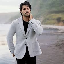 نجاح الممثل بوراك اوزجفيت في مجال الاعلانات Burakozcivit فقد ارتفعت مبيعات ماركة Altinyildiz Classics التي يكون Stylish Men Casual Turkish Men Classic Outfits