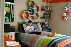 The white and blue color combination looks so cool for this room. Cool Ideas To Decorate Your Teenage Boy S Room The Urban Twist