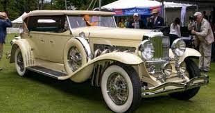 Concours D Elegance Of America At St John S Classic Car Garage Duesenberg Car Classic Cars