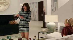 Pendant 2 mois, nous travaillons ensemble pour créer votre site internet et intégrer des outils pertinents. Le Robe Argentee Balmain De Josephine Chesterfield Anne Hathaway Dans Le Coup Du Siecle Spotern