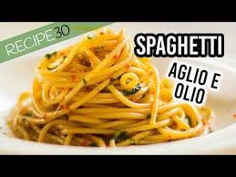 A Classic Oil And Garlic Pasta Sauce Aglio E Olio Where It S Usually Served With Spaghetti Some Say It Originated Somewhere Between Naples And Rome That