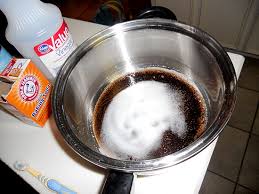 Menghilangkan karat pada sepeda dapat dilakukan dengan menggunakan bahan alami. 7 Cara Hilangkan Karat Kuali Kerak Hitam Macam Baru Beli