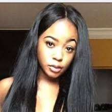 Hellen Smith's Instagram, Twitter & Facebook