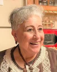 Eva Lira's Instagram, Twitter & Facebook