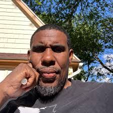 So we know of a few cast members who are in this group...but I really want  to know how many.