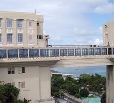 Lacerda elevator (elevador lacerda) uses four distinct elevators to link comercio with cidade alta. Elevador Lacerda Conheca A Historia Por Tras Desse Projeto
