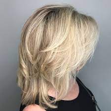 Shoulder length hairstyle with jagged hair ends: 70 Perfect Medium Length Hairstyles For Thin Hair In 2021