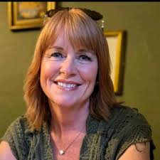 Captivating Your Christmas Glow: A Festive Column ❄️🎄 Welcome to this  special Christmas edition of my column. As we dive into the holiday season,  I couldn't be more excited to discuss the