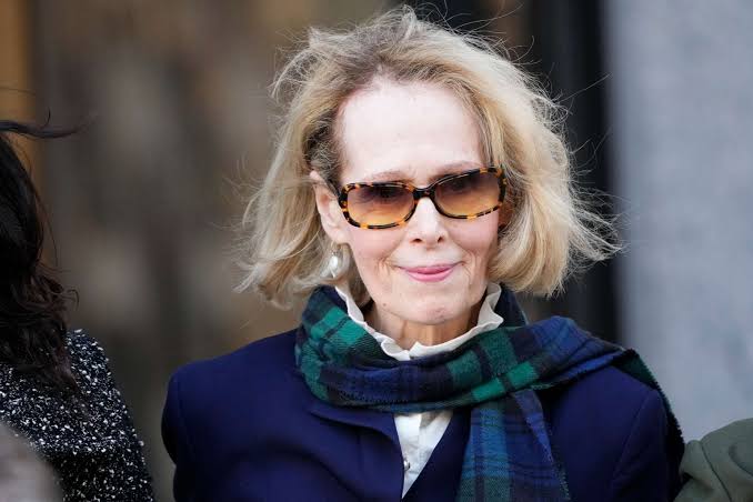 images?q=tbn:ANd9GcTPt7TWHhLE_AQbQAj3VEhXm-IfeN141xj5Je3cF5tnfDlE2Z-brqqxVeM&s=10 Donald Trump paga oltre 5 milioni di dollari a E. Jean Carroll: chiusa una delle cause per abuso sessuale e diffamazione