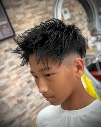 中学生サッカー部🔥 ずっと長めの髪型やったけど、初めて短髪に😁 いい感じ👍 いつもありがと〜😁 ヘアーサロンふくなり 福岡理容室  barber 福岡barber 理容室 メンズカット 濡れパンフェード フェード スキンフェード スキンフェード福岡  ツイストパーマ福岡 ...