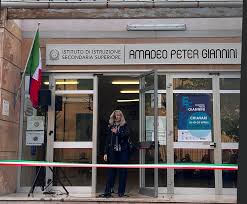 Forum Giannini, intitolata una scuola al fondatore della Bank of America e  premiata Ornella Barra