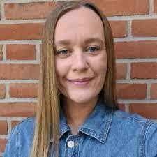 Christine Juhl's Instagram, Twitter & Facebook