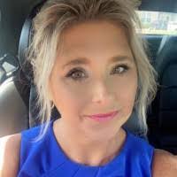 Christina Perry's Instagram, Twitter & Facebook