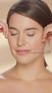 Kabar mengejutkan datang dari grup band Naif. Pemain bas Mohammad Amil  Hussein atau Emil dan drummer Franki Indrasmoro Sumbodo alias Pepeng resmi  keluar dari band yang sudah mereka besarkan sejak 1995. “Tampaknya