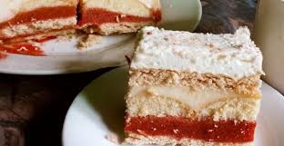 Biszkopt z kremem budyniowym i truskawkami. Ciasto 3 Smaki Na Herbatnikach Z Truskawkami Budyniem I Bita Smietana Bez Pieczenia Planeta Life