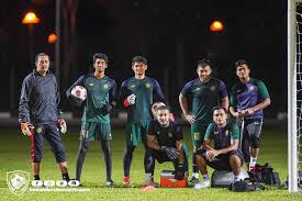 Pengertian sepak bola adalah salah satu cabang olahraga yang berobjek bola dan dimainkan oleh dua buah tim beranggotakan masing masing 11 pemain inti dan beberapa pemain cadangan yang duduk dibangku cadangan. Skuad Terkuat Kedah Sedia Benam Jdt Utusan Digital