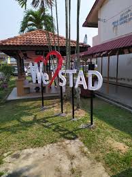 Smk tunku ampuan durah, jalan sikamat, (9,560.08 mi) seremban, negeri sembilan, malaysia, 70200 Pusat Sumber Smk Tunku Ampuan Durah Mercu Tanda Stad