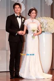 Yoo Ji Tae And Kim Hyo Jin Lovely Wedding Pictures Koreanvibe Com Wedding Dress Inspiration Korean Celebrity Couples Wedding Dresses Lace