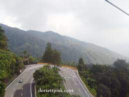 Antrean naik cable car ke genting highland. Naik Genting Highland Guna Cable Car Baru