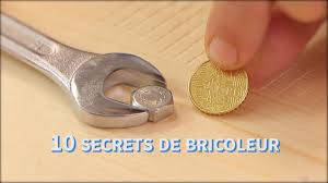 On Vous Devoile 10 Secrets De Bricoleurs Mais Ca Doit Rester Entre Nous Diy Life Hacks Bricolage Bottle Opener