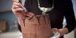 The restaurant is placed in kreuzberg area in a corner of oranienplatz. Kuchen Aus Dem Kiez Judische Allgemeine