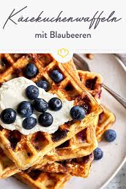Kasekuchen Waffeln Mit Blaubeeren Cheesecake Aus Dem Waffeleisen Rezept Fruhstuck Dessert Lebensmittel Essen Backideen