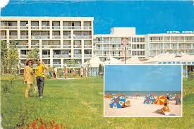 Hotelul este format din parter + 5 etaje, dispune de 4 lifturi, piscina, restaurant cu terasa, bar de zi, 2 sali de conferinte (40 si 80 locuri. Br20981 Romania Neptun Hotel Miorita Romania Hippostcard