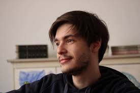 Probando planos para una entrevista, se puso sin querer el modo ráfaga y  tuve que aprovecharlo. Creo que me debería afeitar...