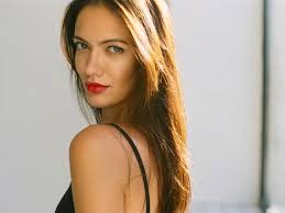 Nine Shiny, Strong Hair Secrets That Only Stylists Know