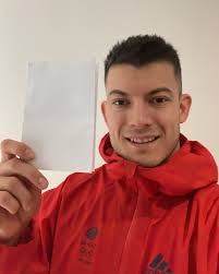 Caption this… 💭🤔😂 👽 looking like a real life alien emoji with strong  RBF vibes, as always 😂 I'm not scowling…this is just my face 😂😬 📸  @rekords #athlete #sport #racing #competition #