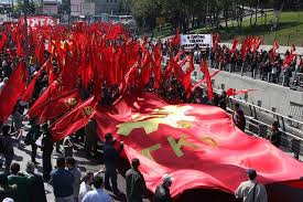 The flag is often called al bayrak (the red flag), and is referred to as al sancak (the red banner) in the turkish national anthem. 1 Mai Feiring I Tyrkia I 2011 Avisa Friheten Flickr