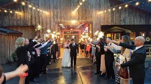 Red Cedar Farm Venue Poulsbo Wa Weddingwire Historic Wedding Venue Wedding Wire Rustic Style Wedding