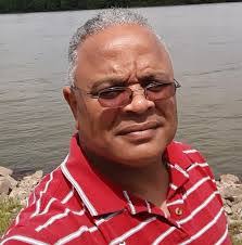 Sharon Folsom's Instagram, Twitter & Facebook