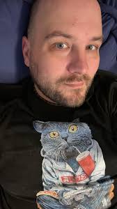 Was I the only one who watched this week's 90 Day and noted John swigging  wine 🍷 out of a water glass like he was in the Mohave without water for 25