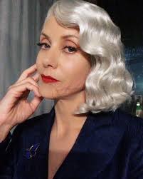 If you can't handle me at my worst...then I don't blame ya cause The  Handler is WILD. 🖤 If you haven't binged Umbrella Academy