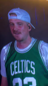 The smile. The bald. The jersey. Morgan was givinggggg last night  #morganwallen #morganwallenhaircut #morganwallenconcert