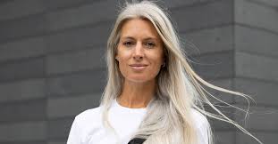 Is gray hair in style 2020. The Hottest Hair Color Of The Moment Is Gray Wsj