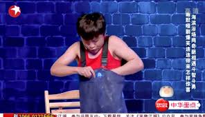 笑动大剧院】两奇葩哑剧再现海边尴尬场景，引宋丹丹高度认可！-1万粉丝8千作品热议中_搞笑视频-免费在线观看-爱奇艺