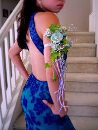 I have no positive or negative reviews really i ordered today they were delivered the same day before 3 so that's good for the price it was decent however. Arm Band Style Yelp Corsage Prom Wrist Corsage Prom Homecoming Corsage