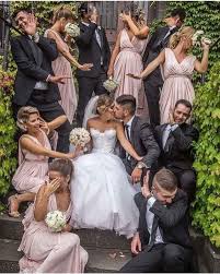 Die Besten Ideen Fur Witzige Hochzeitsfotos So Macht Das Fotoshooting Spass Lustige Hochzeitsfotos Hochzeitsfotos Hochzeit Bilder