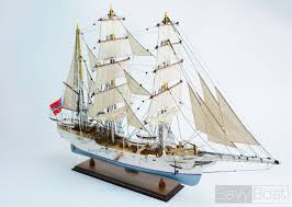 De driemaster heeft de noorse stad bergen als thuishaven. Statsraad Lehmkuhl Three Masted Barque Rigged Sail Ship Model