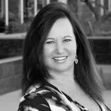 Christa Prater's Instagram, Twitter & Facebook