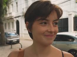 Julia Cartier Bresson (@morangos.em.furia) • Instagram photos and videos