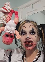 Meet Danielle Lemons: The Sims 4's Craziest Kidnapper!